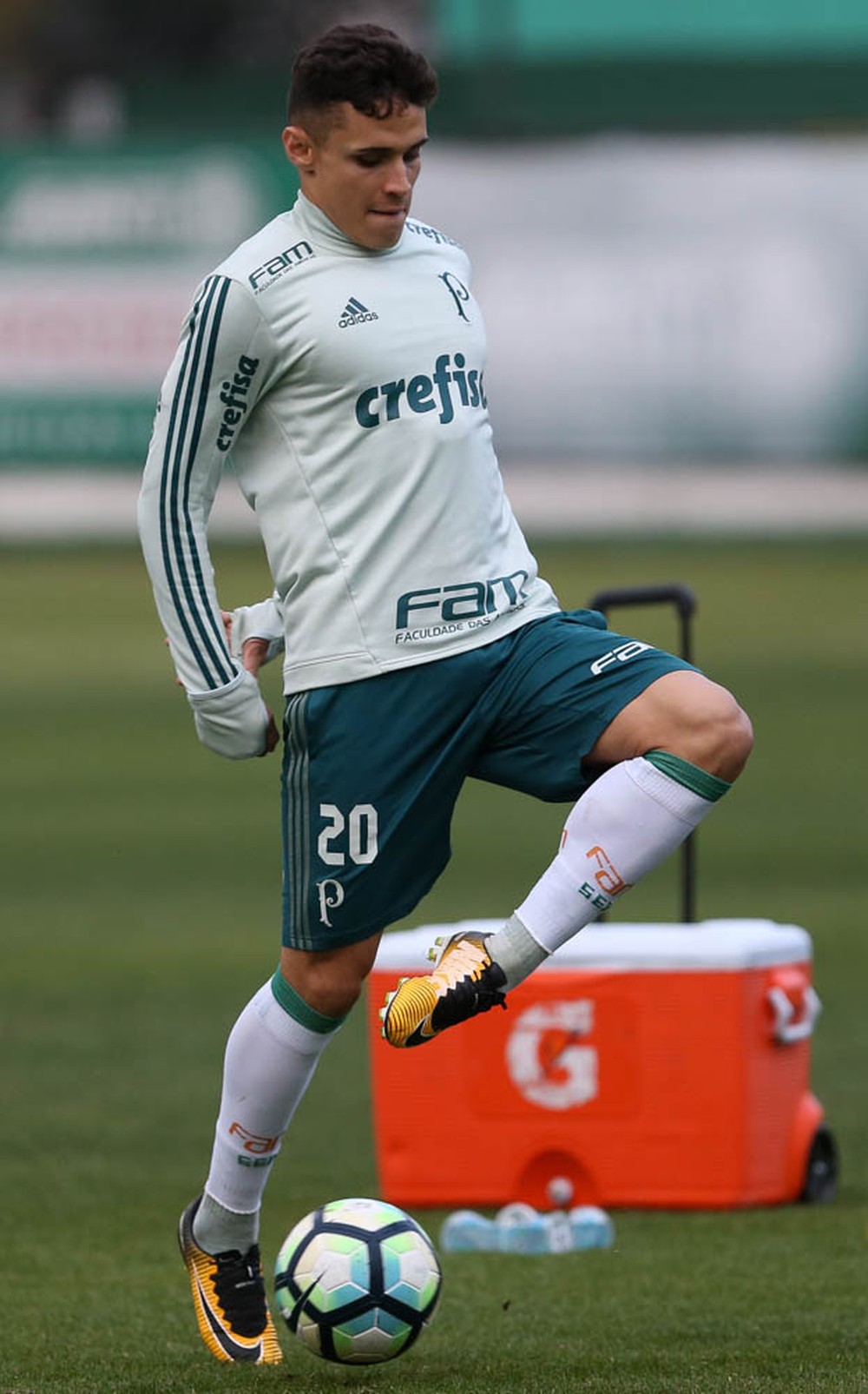 Palmeiras treina bola parada no treino final para duelo com o Furacão