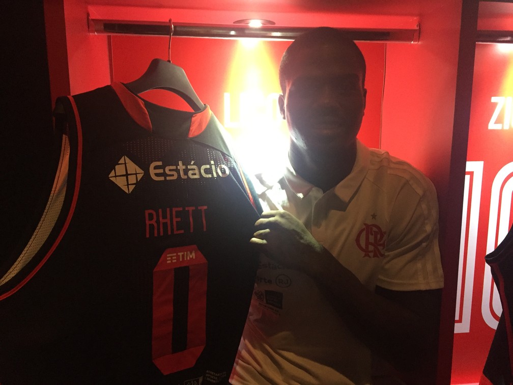 Novo americano do Fla é solidário a protestos nos EUA: Também ajoelharia