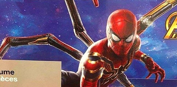 O novo traje do herói tem pernas mecânicas de Aranha. Gostou da ideia? (Foto: Reprodução/Twitter)