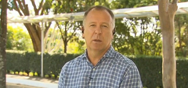 Com elenco inchado, Mano revela pedido por pausa nas contratações