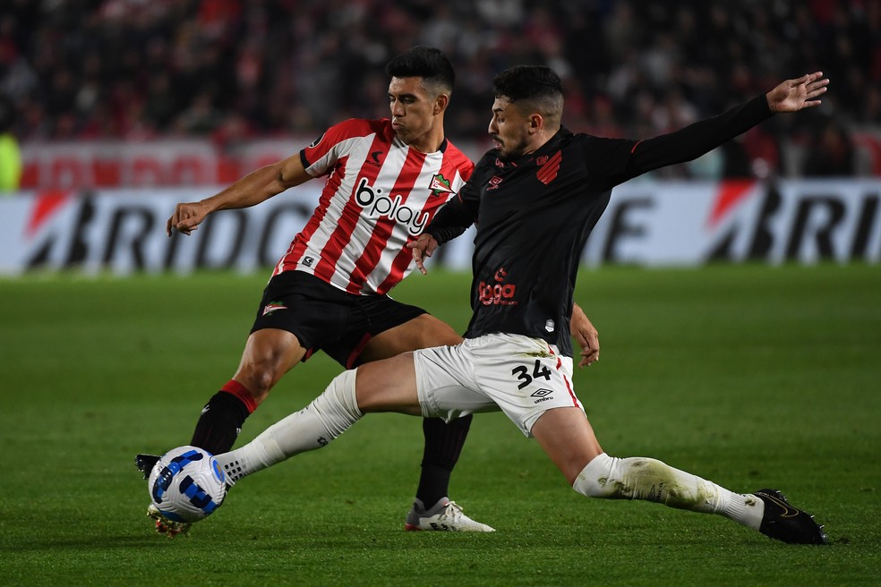 Estudiantes x Athletico Pedro Henrique — Foto: Staff Images / CONMEBOL