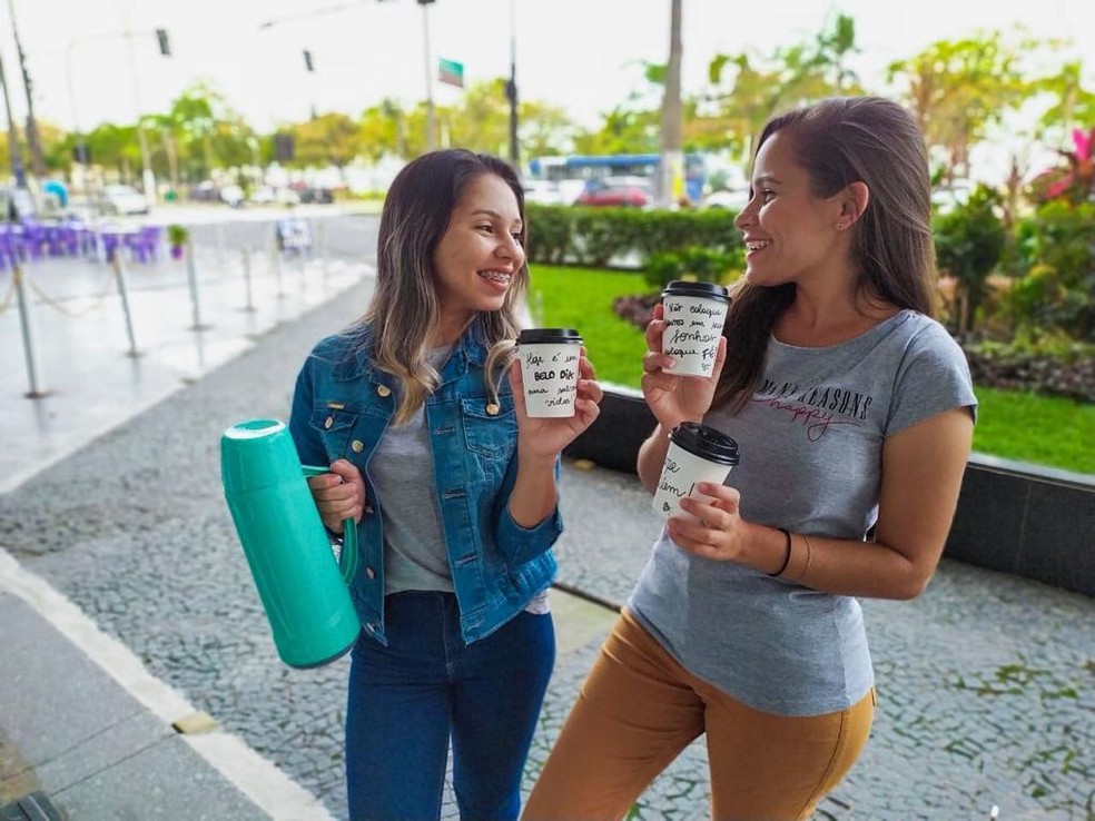 Amigas Escrevem Frases Motivadoras Em Copos De Chocolate E Emocionam Clientes Santos E Regiao G1