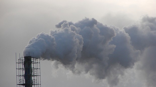 poluição, fábrica, indústria (Foto: Lucio Oberdan / Flickr)