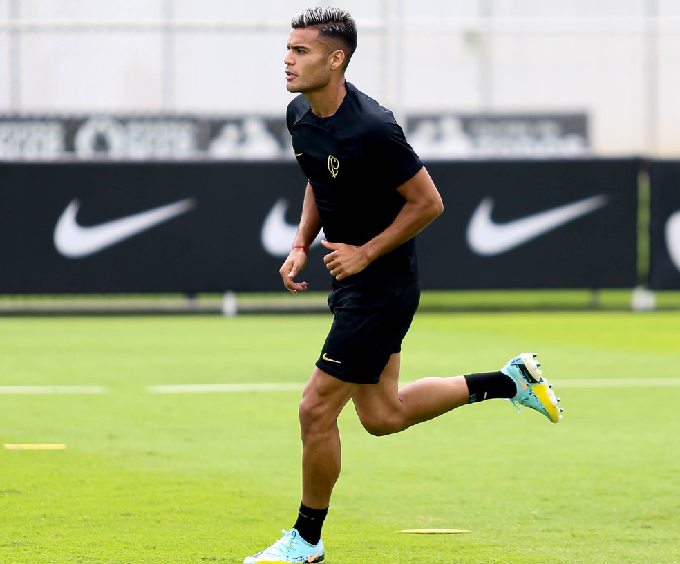 Fausto Vera no treino do Corinthians neste sábado — Foto: Rodrigo Coca/Agência Corinthians