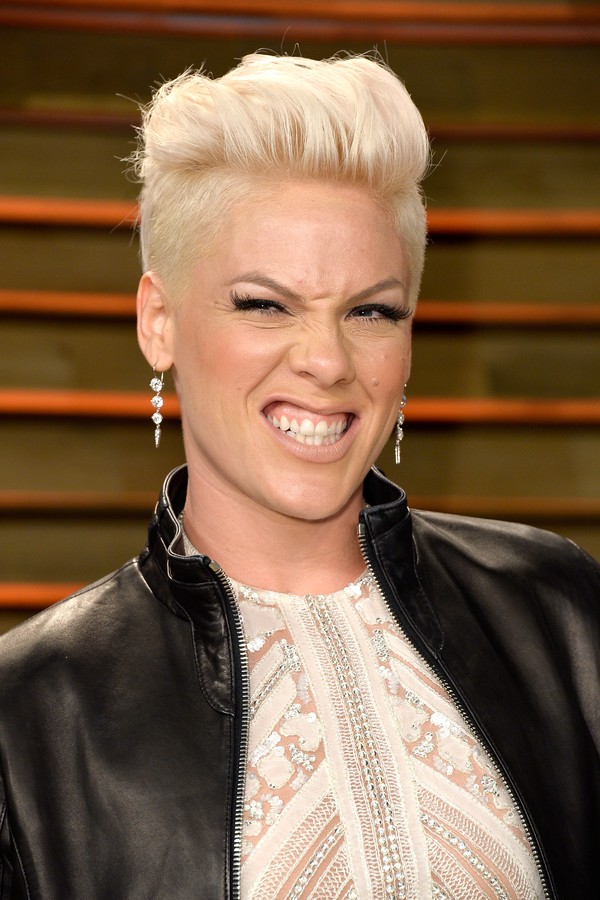 WEST HOLLYWOOD, CA - MARCH 02:  Musician Pink attends the 2014 Vanity Fair Oscar Party hosted by Graydon Carter on March 2, 2014 in West Hollywood, California.  (Photo by Pascal Le Segretain/Getty Images) (Foto: Getty Images)