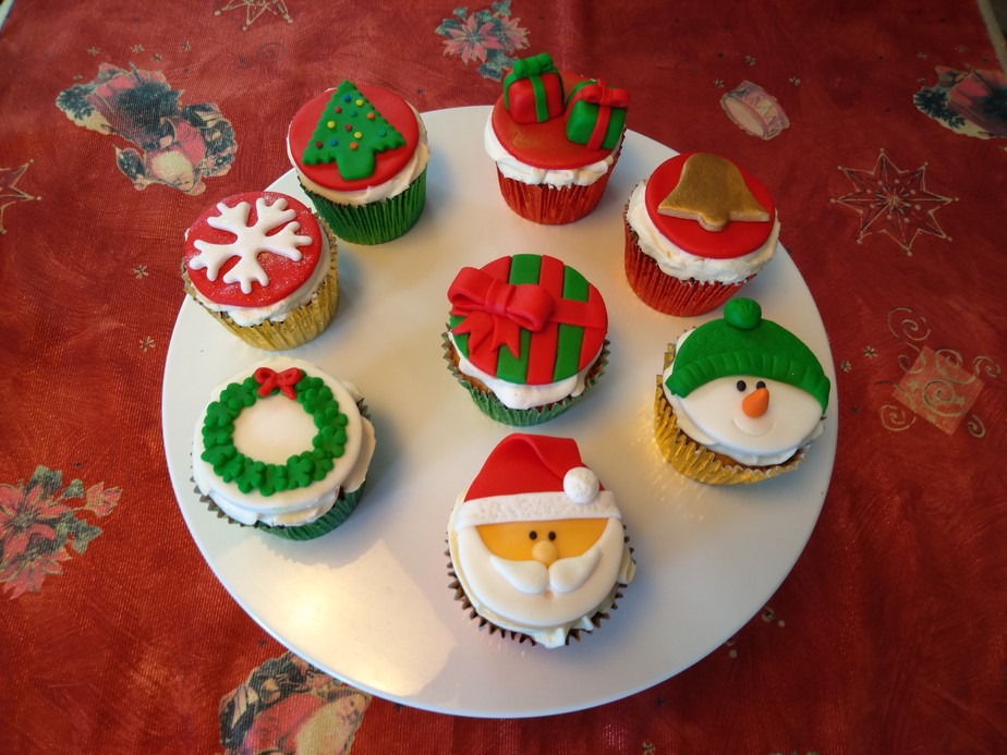 Confeiteira Decora Doces Com Temas Natalinos Para Aumentar As Vendas Em Maceio 2018 G1 Neden böyle diyorsun ki derseniz, mutfağa.