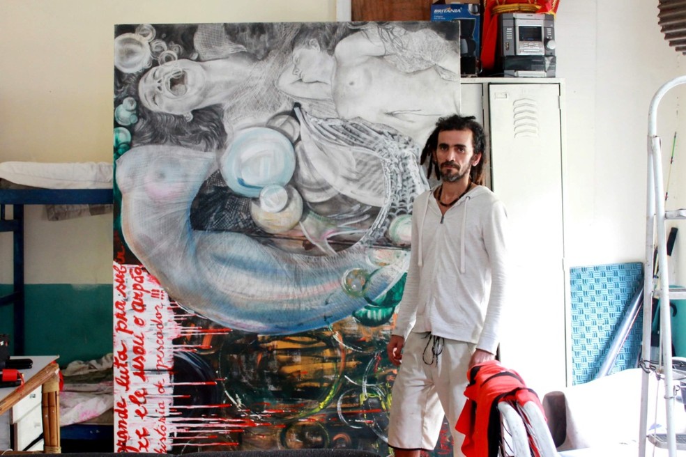 Uendell Rocha é maranhense e já expôs sua arte com carvão em várias cidades e países — Foto: Paulo Pontes