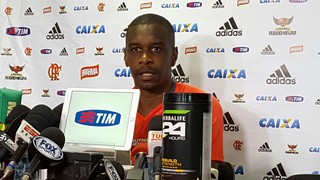 De volta ao clássico, Juan dá tom nostálgico a Vasco x Flamengo