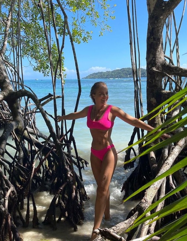 Angélica renova bronzeado em dias de férias (Foto: Reprodução/Instagram)