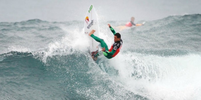 Adriano de Souza Mineirinho surfe Bells Beach (Foto: ASP)