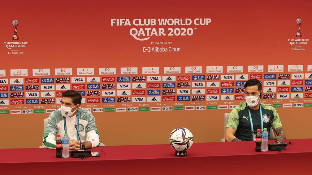 Abel Ferreira e Gustavo Gómez, do Palmeiras — Foto: Cesar Greco / Ag. Palmeiras