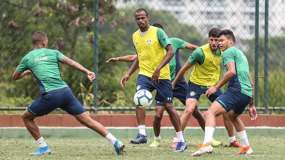 Airton, volante do Fluminense — Foto: Lucas Merçon / Fluminense