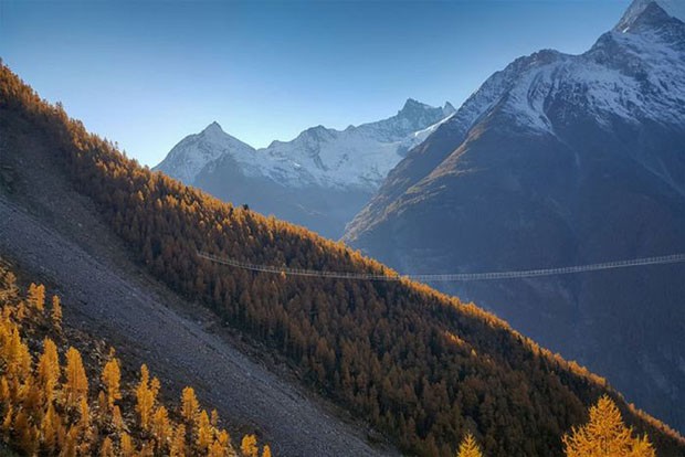 Ponte para pedestres mais longa do mundo é aberta nos Alpes Suíços (Foto: Cortesia Zermatt Tourism)