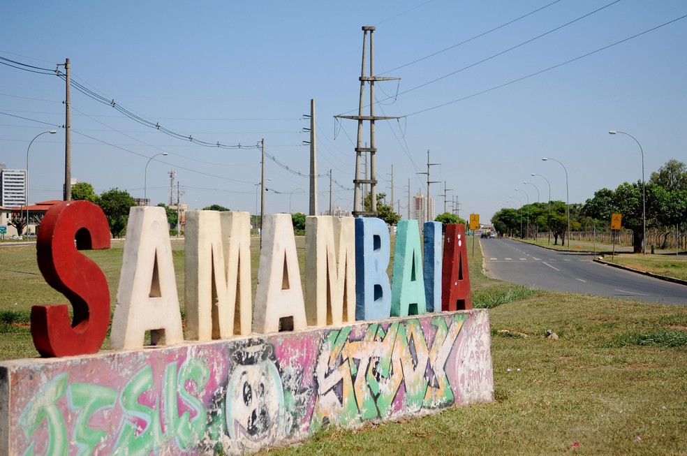 Letreiro na região administrativa de Samambaia, no Distrito Federal  — Foto: Pedro Ventura/Agência Brasília   