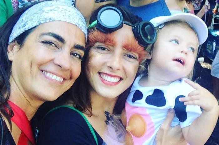 Carol Machado ao lado de Kika e da filha Tereza (Foto: Reprodução/Instagram)