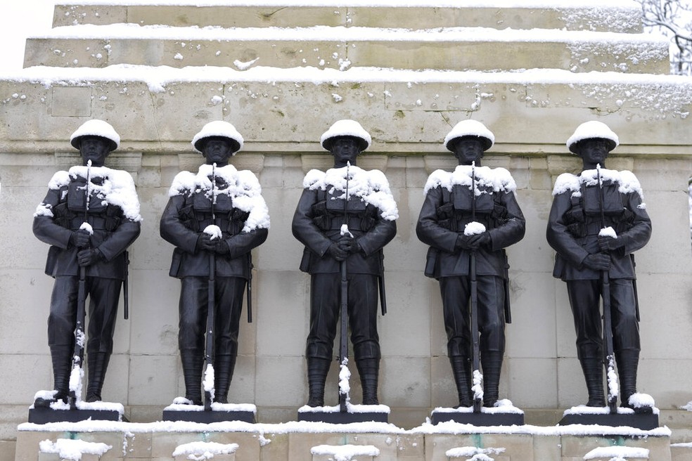 Esttuas de soldados em Londres, em 12 de dezembro de 2022 — Foto: Kirsty Wigglesworth/AP