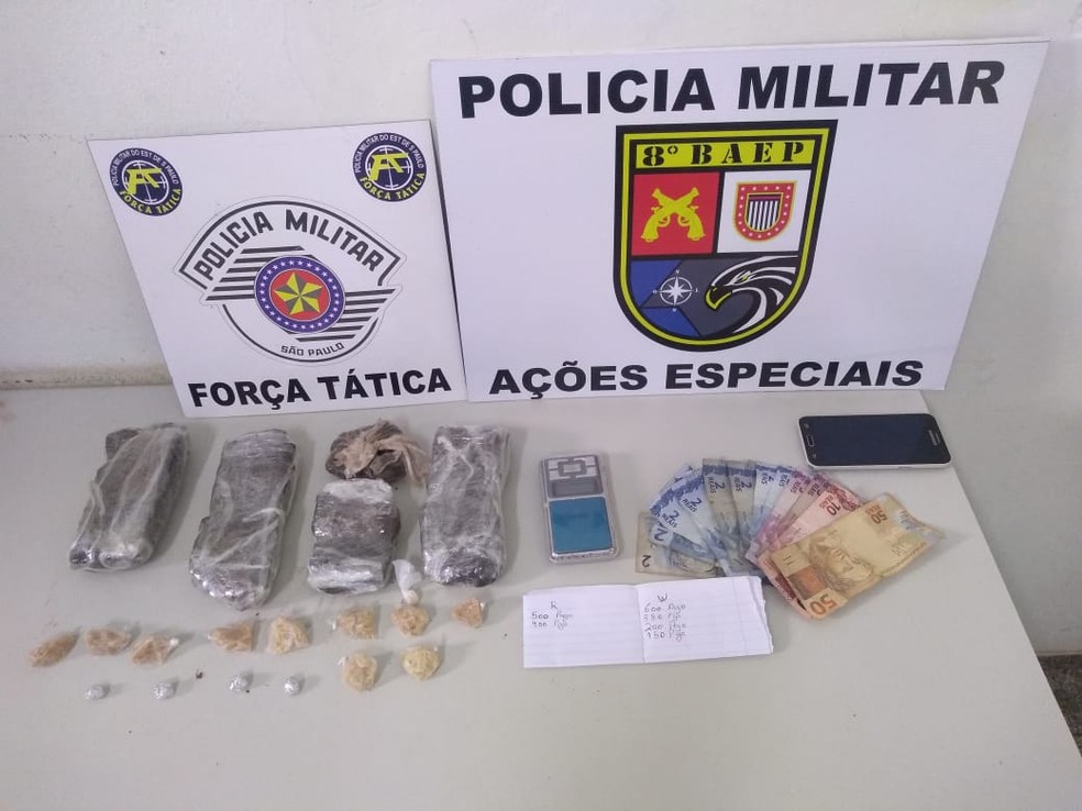 Operação da Força Tática e Canil resultou na apreensão de maconha e crack — Foto: Polícia Militar/Cedida