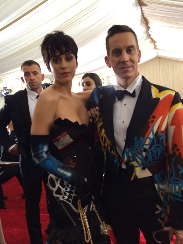  Jeremy Scott and Katy Perry in Moschino (Foto:    )