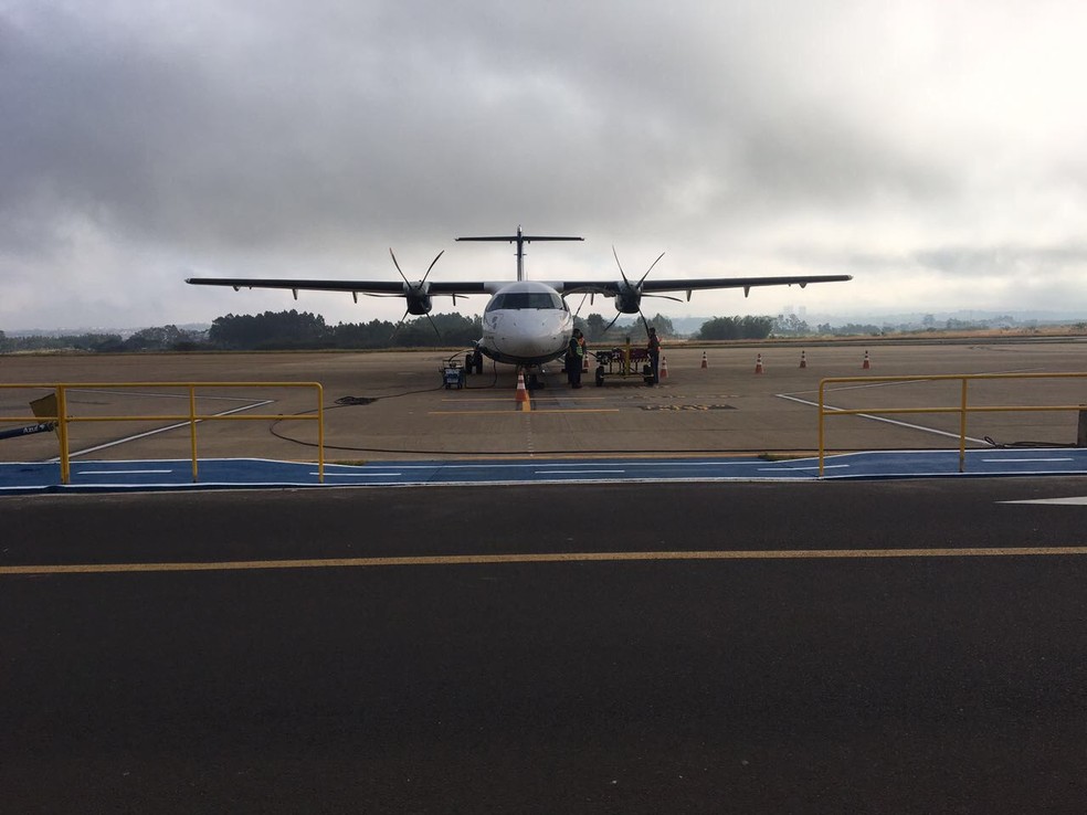 Voos tiveram atrasos na decolagem devido ao mau tempo, em Presidente Prudente (Foto: David de Tarso/TV Fronteira)