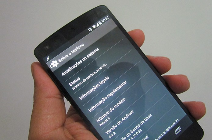 Nexus 5 e o tablet Nexus 7 começam a receber update para corrigir bugs e falhas de segurança (Foto: Paulo Alves/TechTudo)
