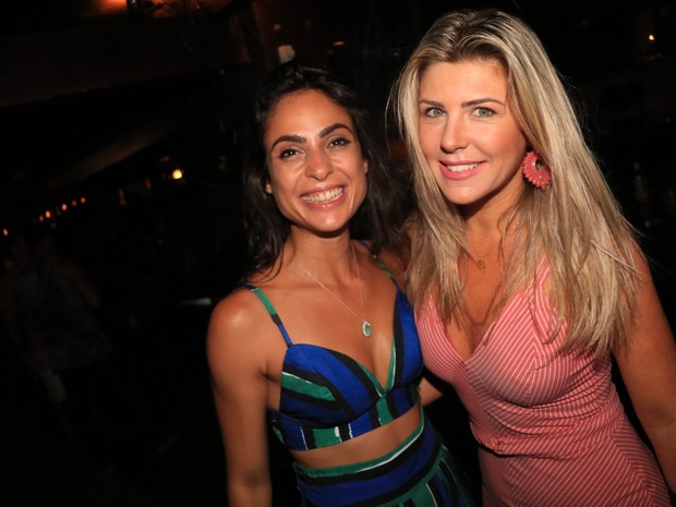 Paula Simões e ex-BBB Iris Stefanelli em evento em hotel em Jericoacoara, no Ceará (Foto: Fred Pontes/ Divulgação)