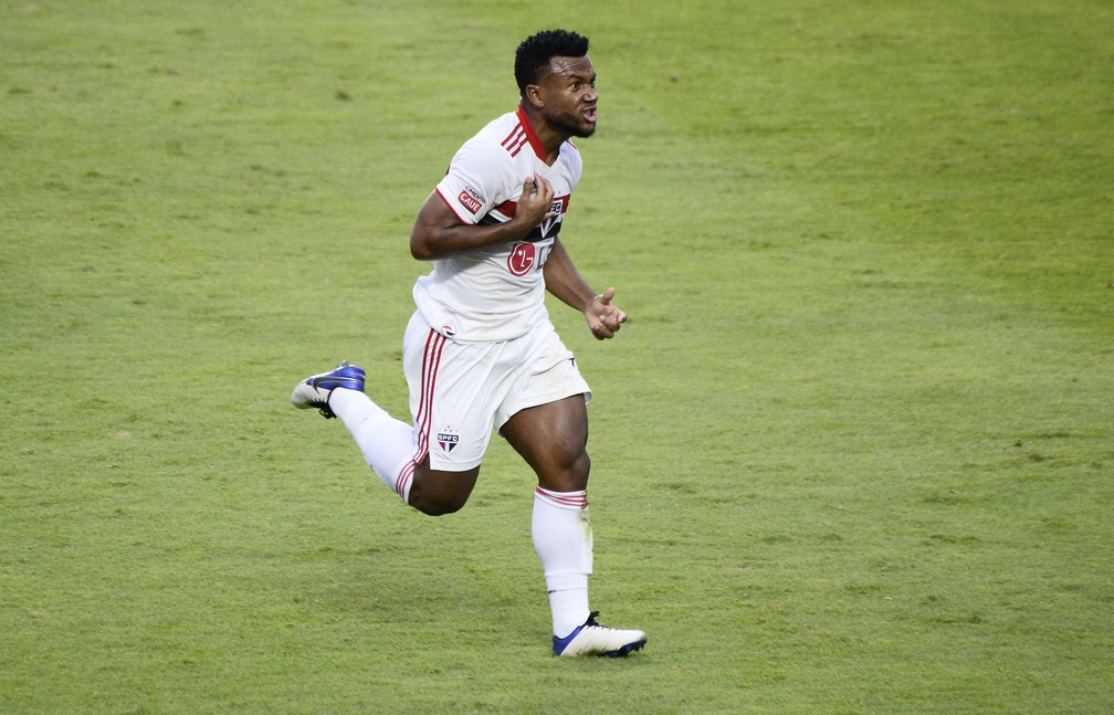 Sob o comando de Crespo, jogadores da base assumem protagonismo no São Paulo