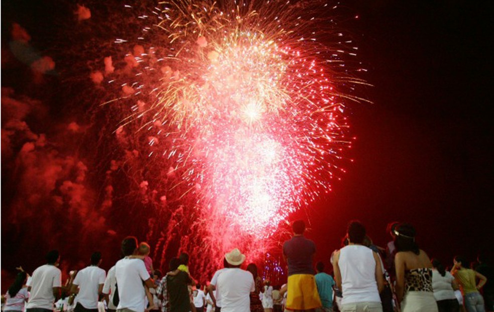 Queima de fogos em Fortaleza, no Ceará. Réveillon é o maior evento do estado há sete anos, de acordo com a Prefeitura de Fortaleza (Foto: Agência Diário)