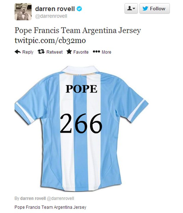 O repórter da EPSN Darren Rovell criou uma camiseta da argentina com a inscrição 'Papa", e uma referência que Francisco I é o 266º papa (Foto: Reprodução)