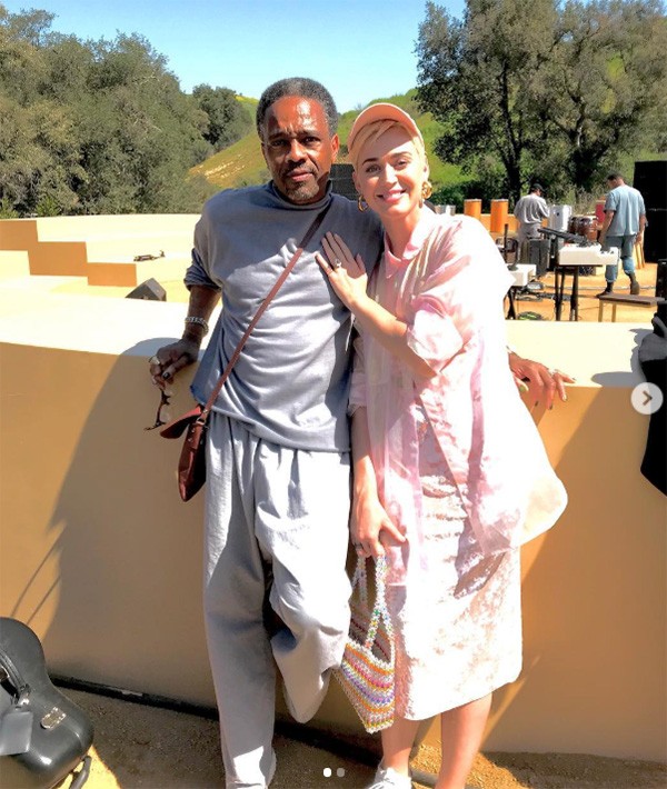 Tony Williams e Katy Perry no Sunday Service de Kanye West (Foto: Instagram)