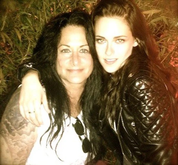 Kristen Stewart com sua mãe, Jules Mann-Stewart (Foto: Reprodução / Instagram)