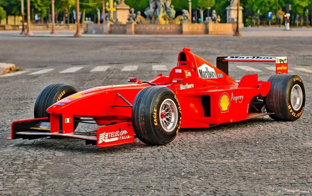 Carro da Ferrari de F1 - Schumacher (1998) — Foto: Divulgação 
