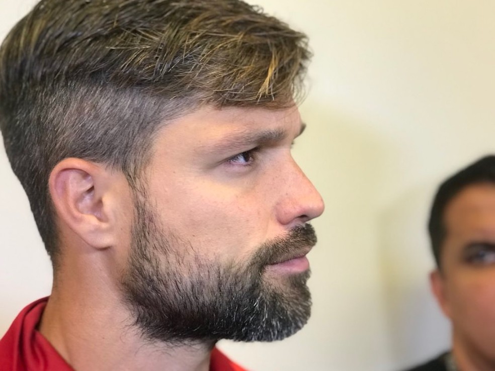 Diego Flamengo Zona Mista &mdash; Foto: Cah&ecirc; Mota/GloboEsporte.com