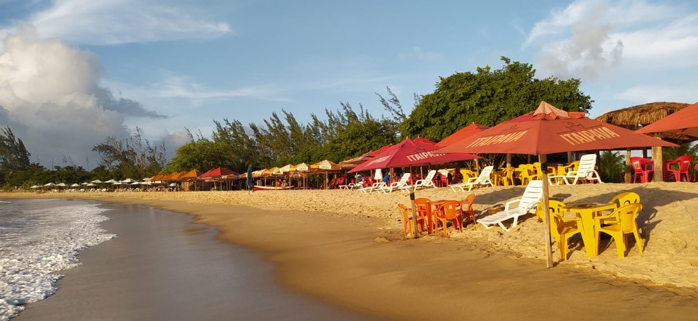 Barracas na praia de Tourinhos, em São Miguel do Gostoso — Foto: Fernanda Zauli/g1
