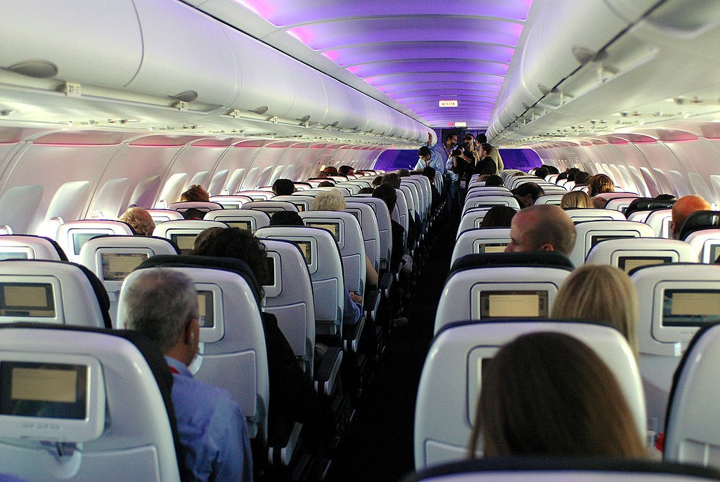 Delta não venderá assentos do meio para manter distância entre passageiros (Foto: Getty Images)