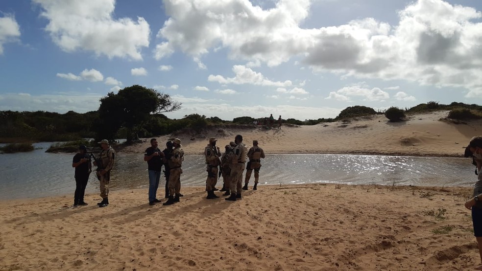 Quatro corpos foram encontrados com marcas de tiros em Maracajaú — Foto: Sérgio Henrique Santos/Inter TV Cabugi