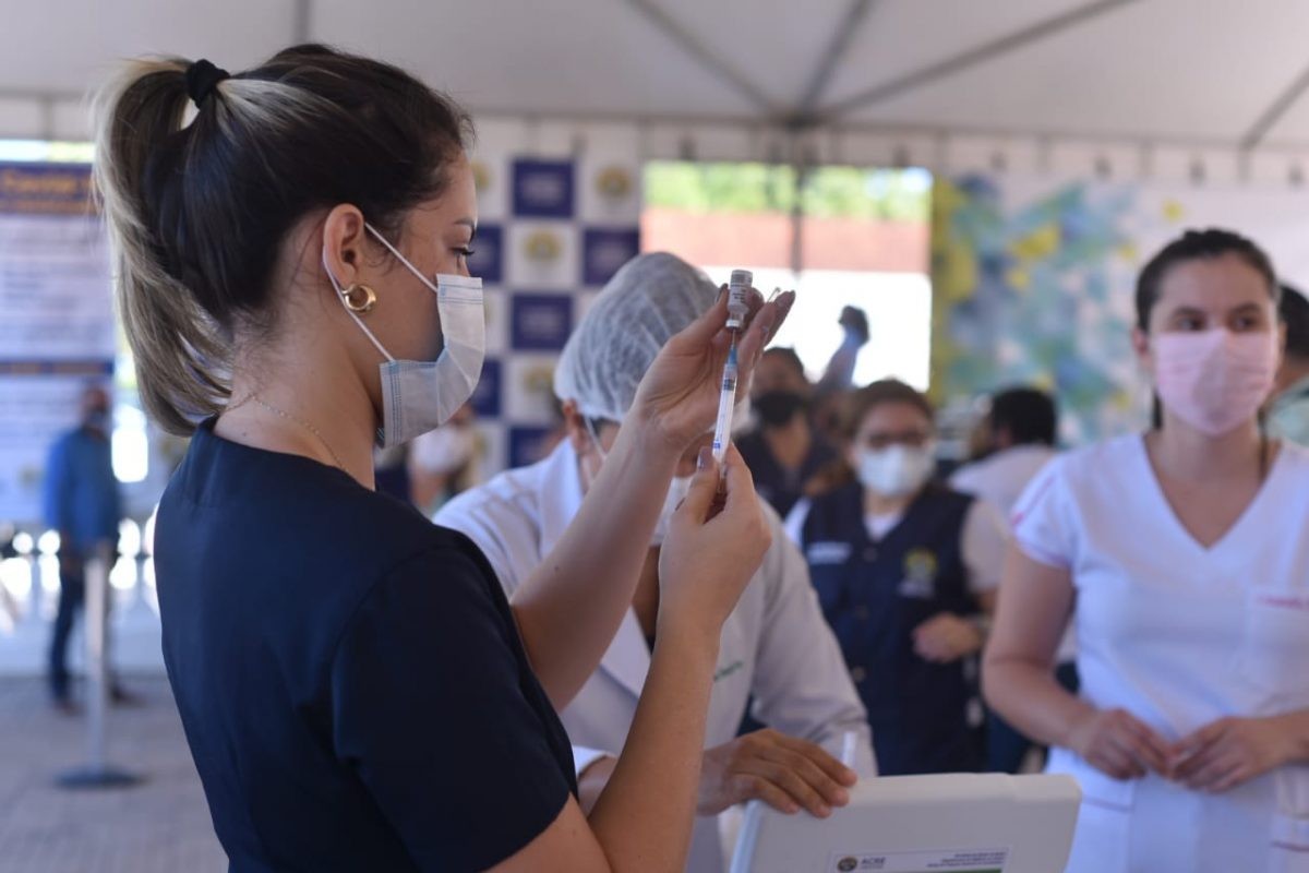 Com poucas doses, Rio Branco continua vacinando público a partir de 35 anos contra a Covid-19 nesta quarta - Vimarsana News