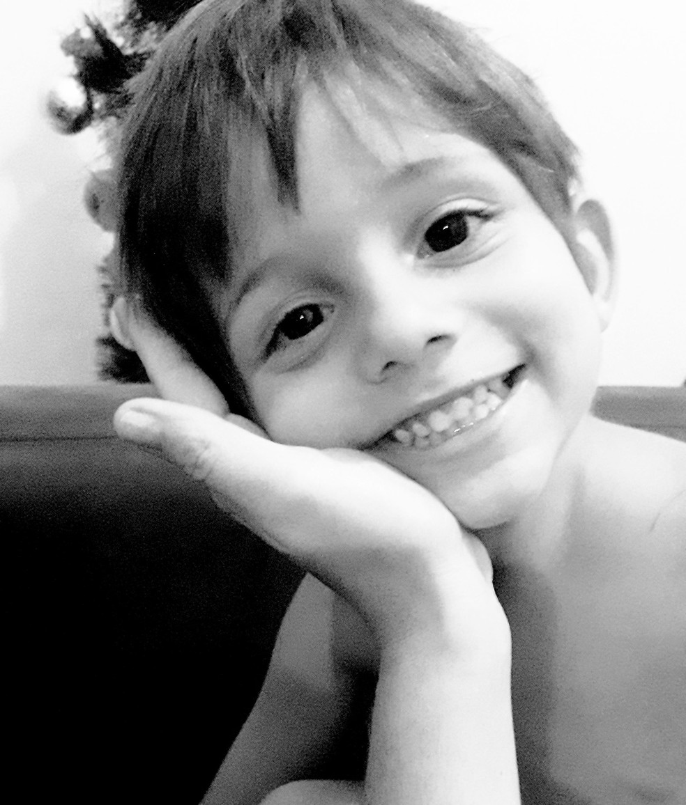 Menino de 5 anos faz tratamento para retardar efeitos de doença grave — Foto: Arquivo Pessoal