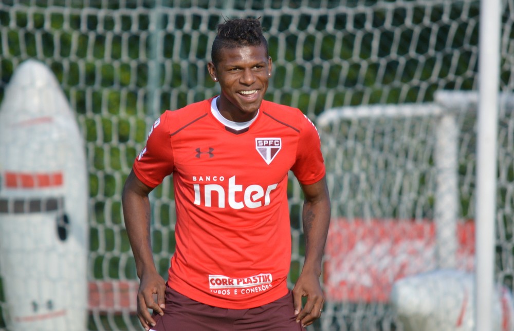 Estudando a zaga Tricolor: Dinheiro, má fase e entrevista. Razões das mudanças