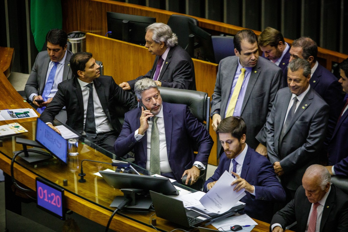 Arcabou&ccedil;o fiscal: governo tem semana decisiva para aprovar nova regra para as contas p&uacute;blicas. Entenda