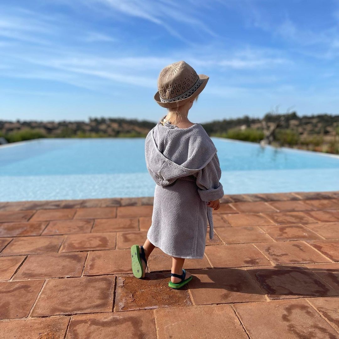 Fernanda Lima publica álbum de fotos com os filhos em Portugal (Foto: Reprodução / Instagram)