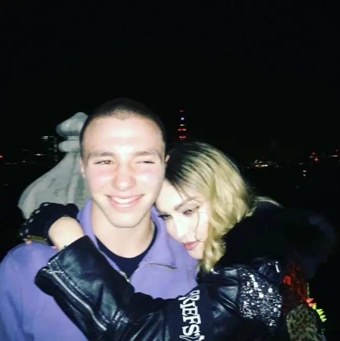 Madonna e Rocco Ritchie (Foto: Reprodução/Instagram)