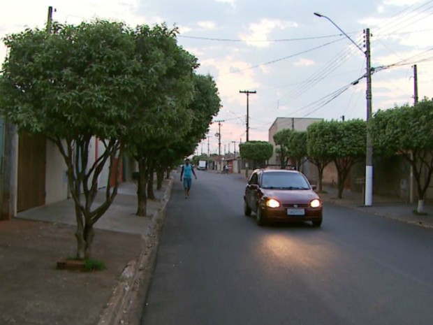 Rua onde adolescente pediu ajuda após ser esfaqueado em Guariba, SP (Foto: Luciano Tolentino/EPTV)