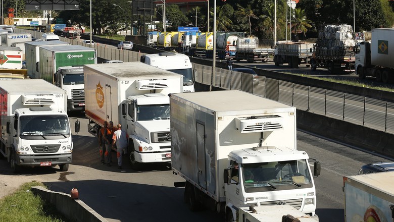 caminhão-paralisação-greve-rodovia-BR 101-RJ (Foto: Tomaz Silva/Agência Brasil)