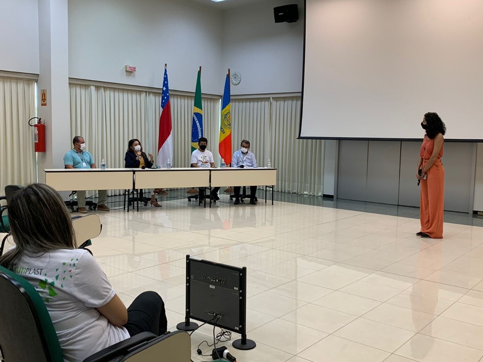 Conferência foi realizada de forma híbrida, na manhã desta terça-feira (21) — Foto: Karla Mendes/g1