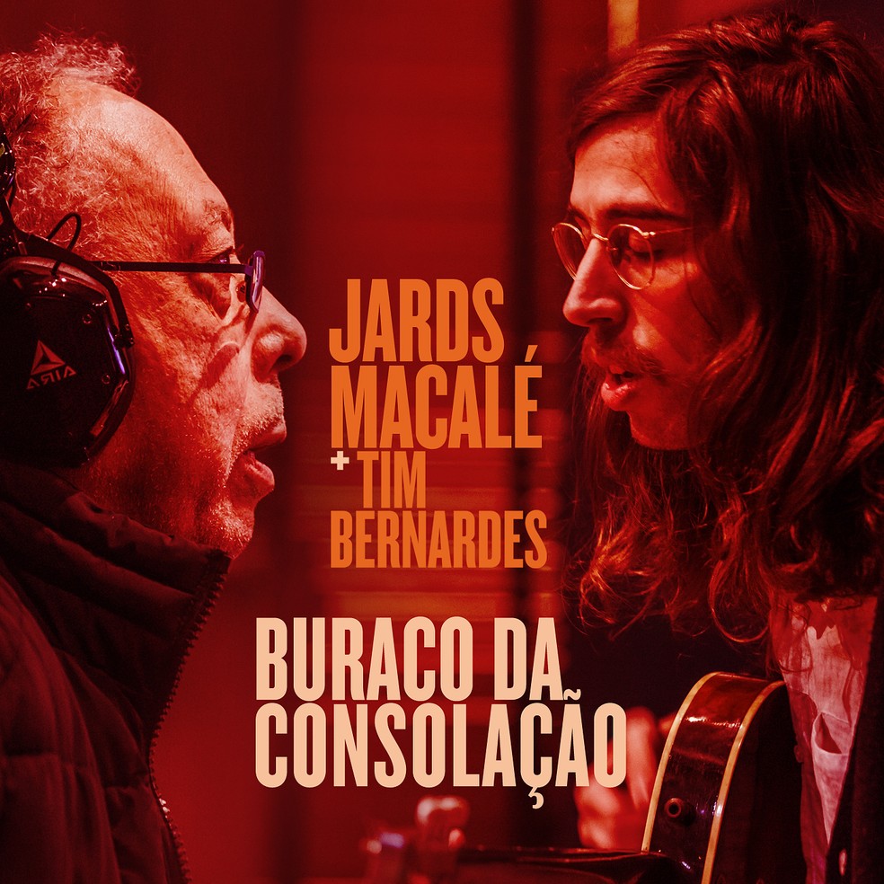 Capa do álbum 'Buraco da Consolação', de Jards Macalé e Tim Bernardes — Foto: Renato Mangolim