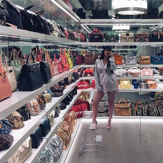 Closet de bolsas Kylie Jenner (Foto: Reprodução / Instagram)