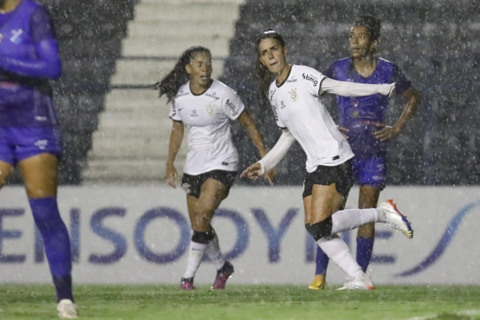 Corinthians goleia o Taubaté, mas fica fora da semi do Paulistão feminino