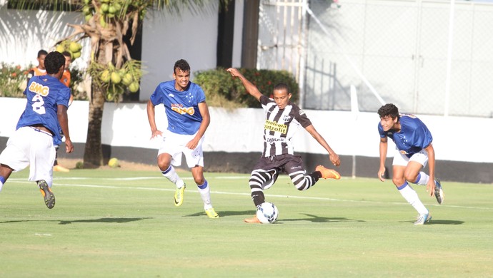 Com clima amistoso, Ceará empata com Cruzeiro na Copa do BR Sub-20