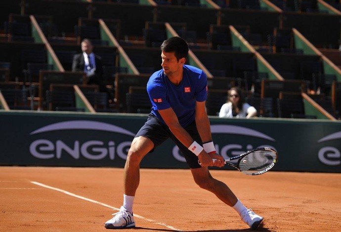 Novak Djokovic treinando em Roland Garros (Foto: Divulgação/Roland Garros)