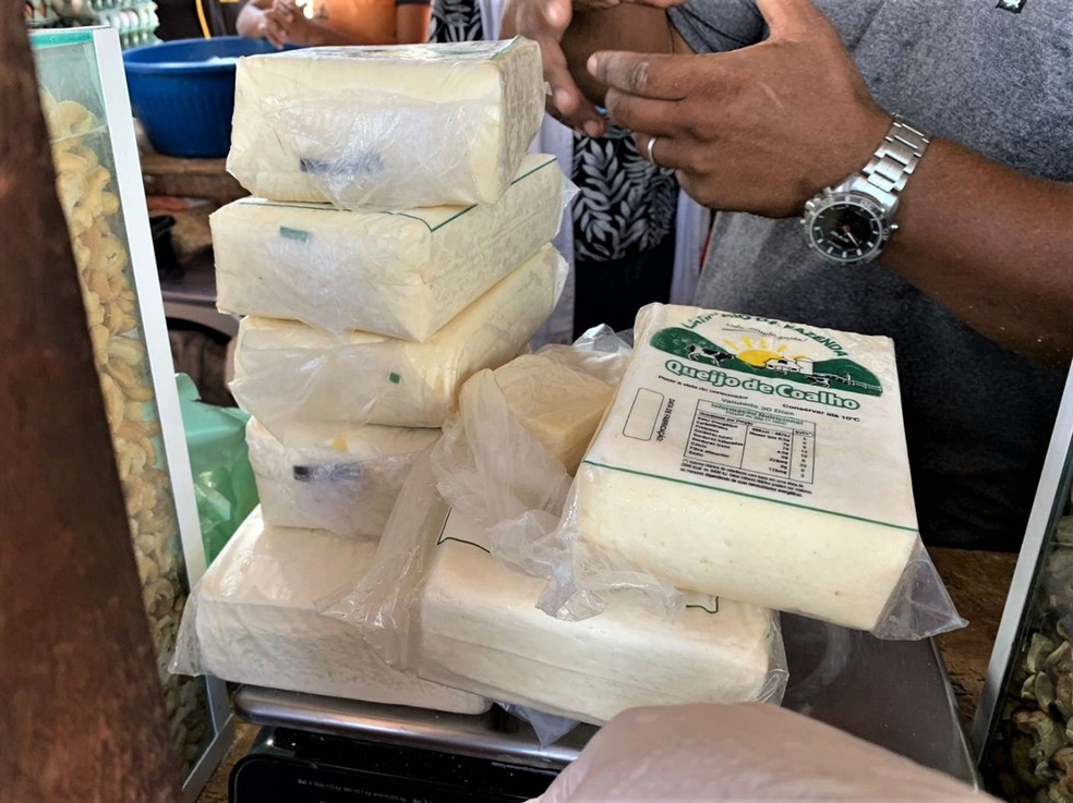 Fiscalização apreende 800 kg de alimentos impróprios para o consumo em Maceió — Foto: Vigilância Sanitária